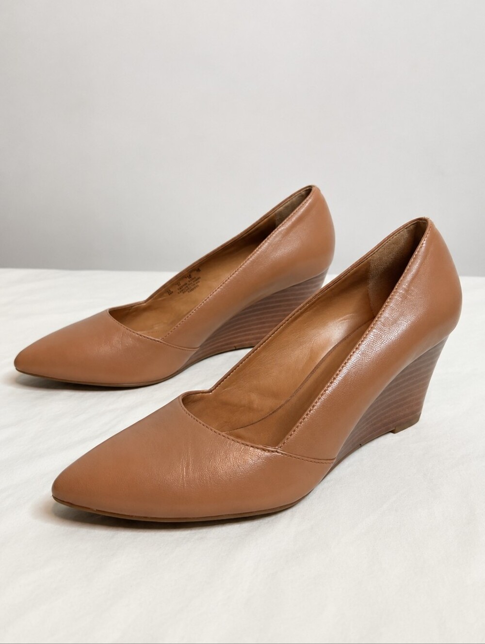 Franco Sarto "Frankie" Tan Leather Pointed Toe Wedge Pumps Size 6